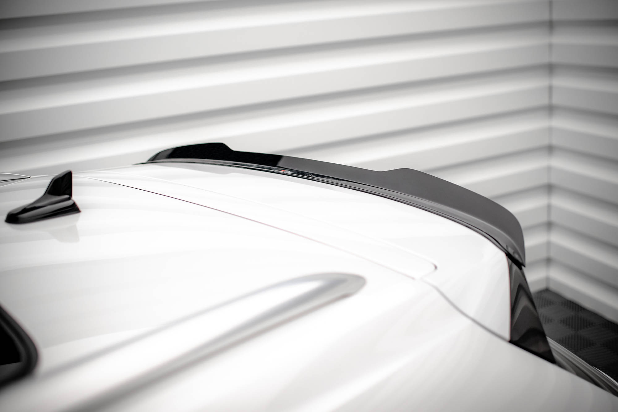 Spoiler Cap Volkswagen Touareg R-Line Mk3 - Image 3
