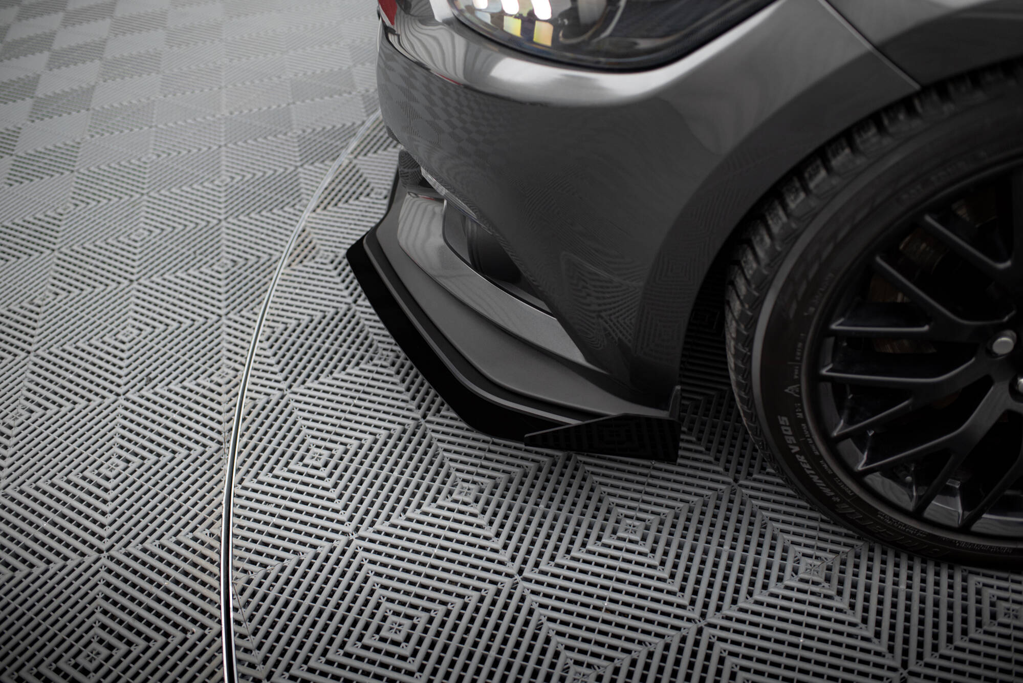 Street Pro Front Splitter + Flaps Ford Mustang GT Mk6 - Image 5