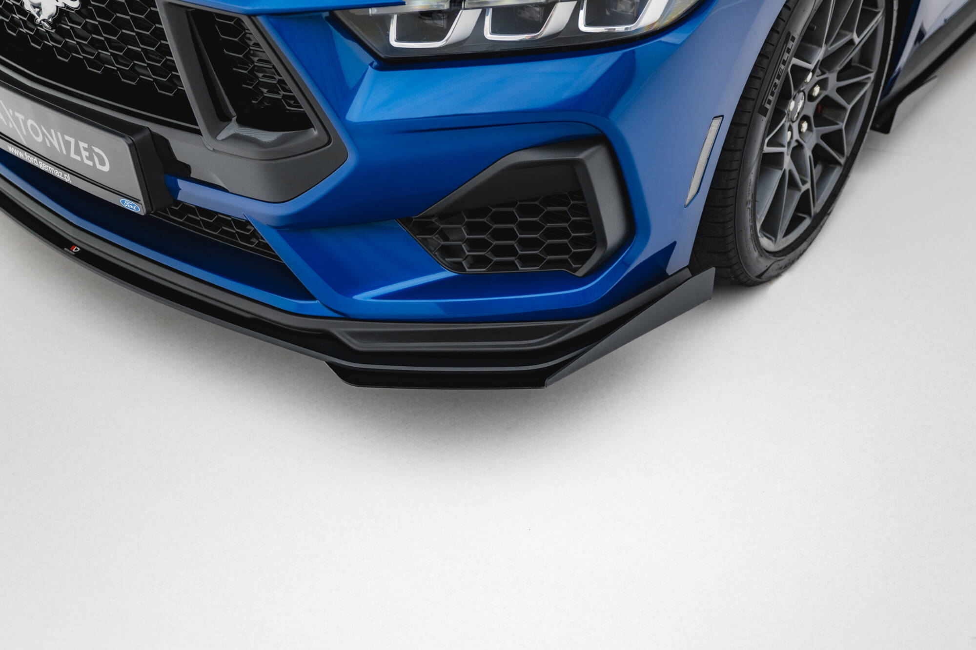 Street Pro Front Splitter + Flaps Ford Mustang GT Mk7 - Image 4