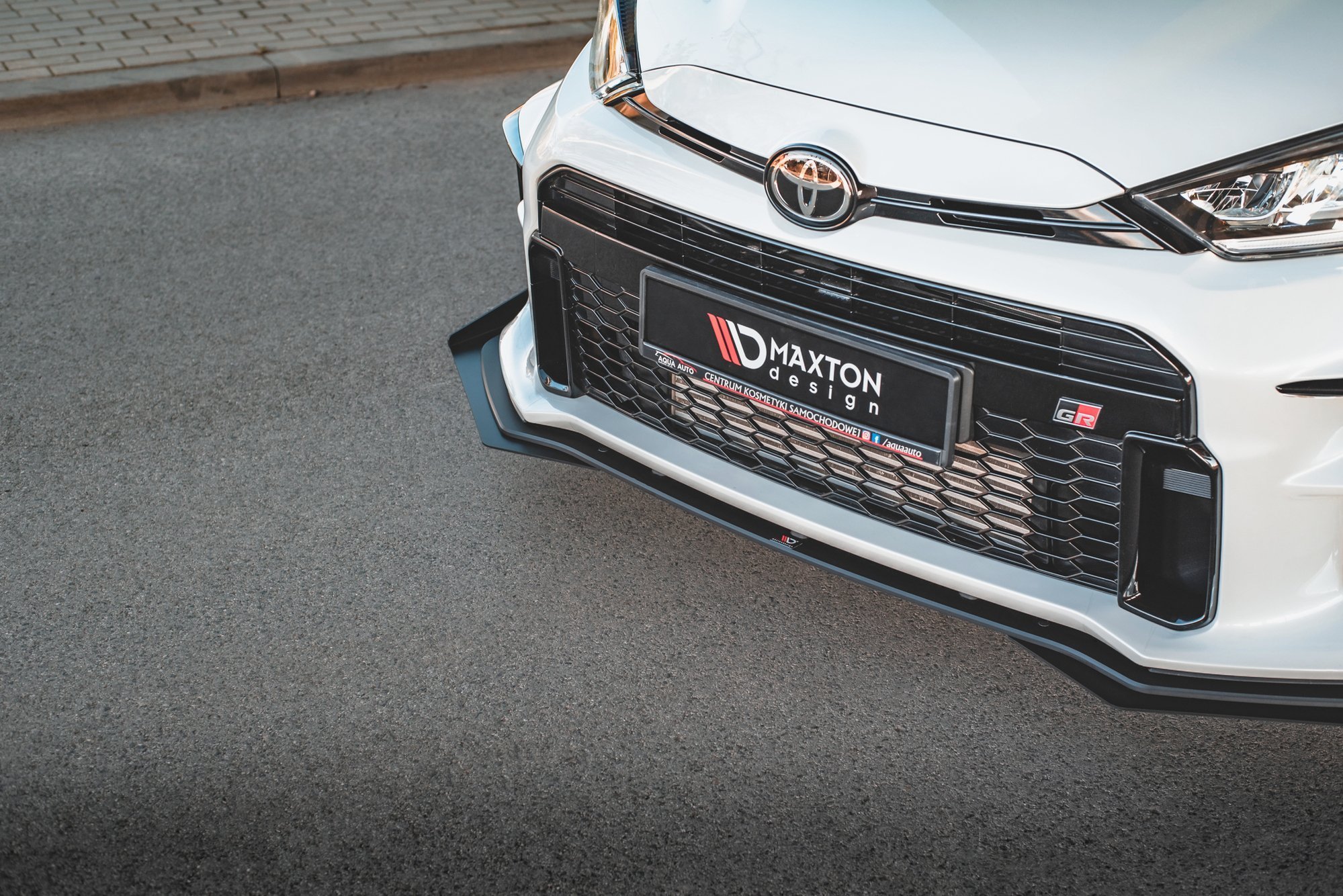 Street Pro Front Splitter + Flaps Toyota GR Yaris Mk4 - Image 4