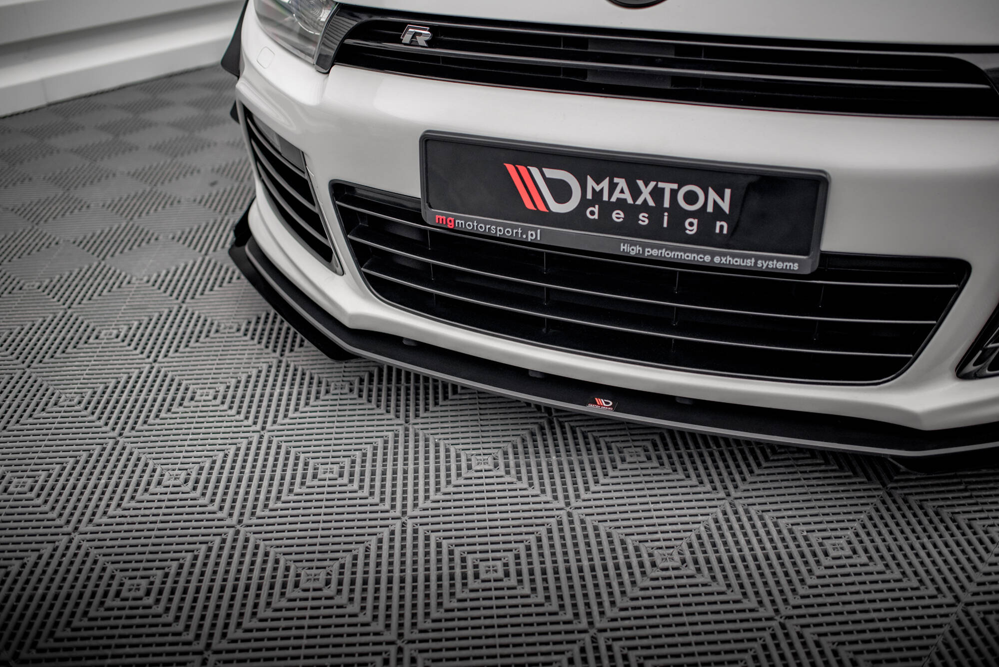 Street Pro Front Splitter + Flaps Volkswagen Scirocco R Mk3 - Image 3