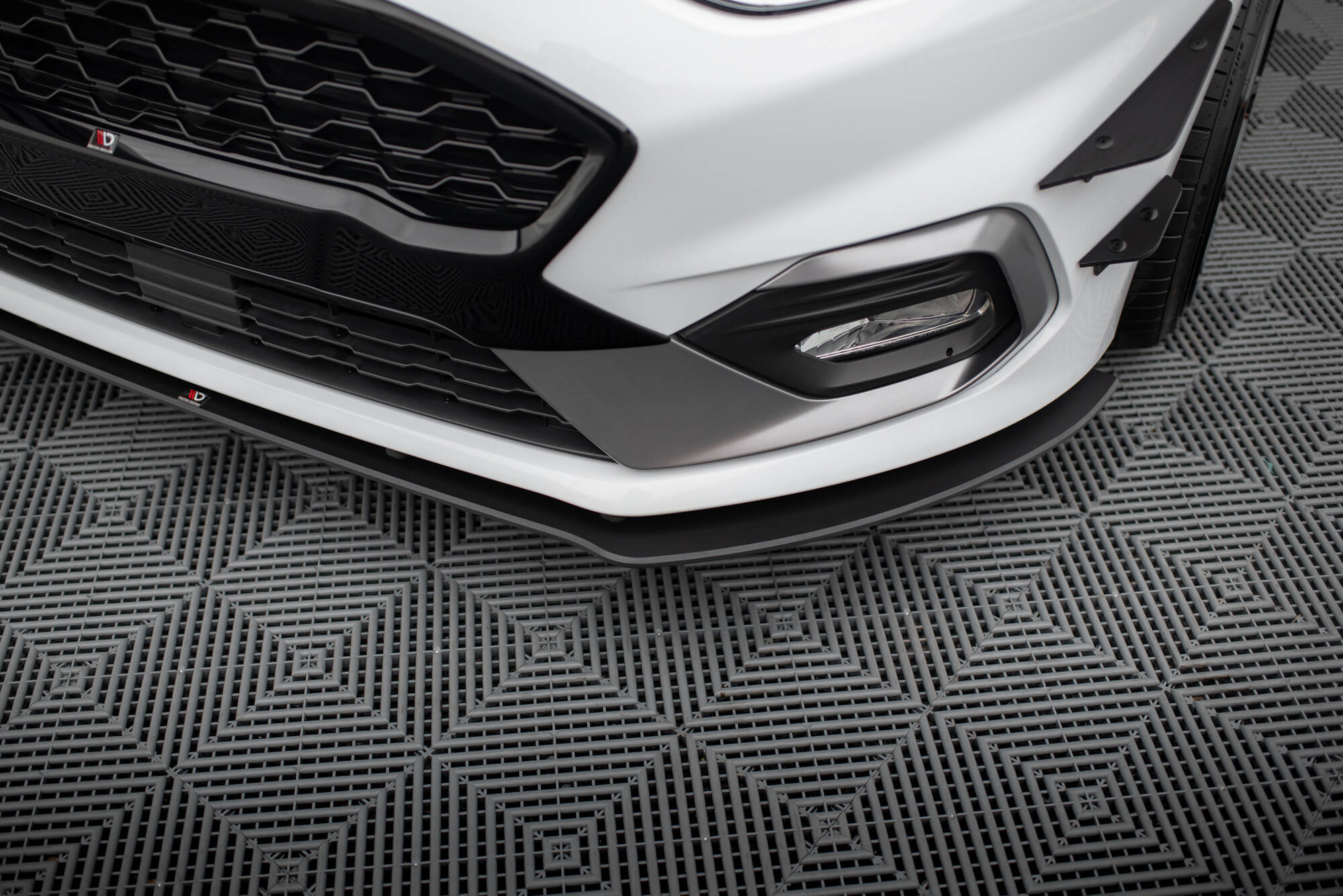 Street Pro Front Splitter Ford Fiesta Mk8 ST / ST-Line - Image 4