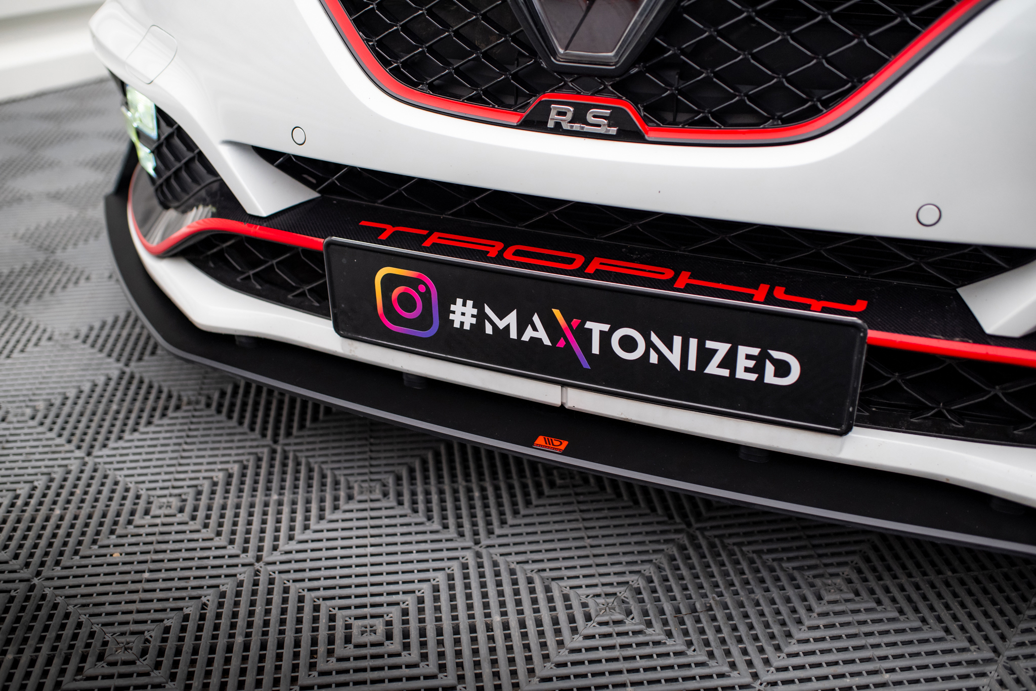 Street Pro Front Splitter Renault Megane RS Mk4 - Image 3