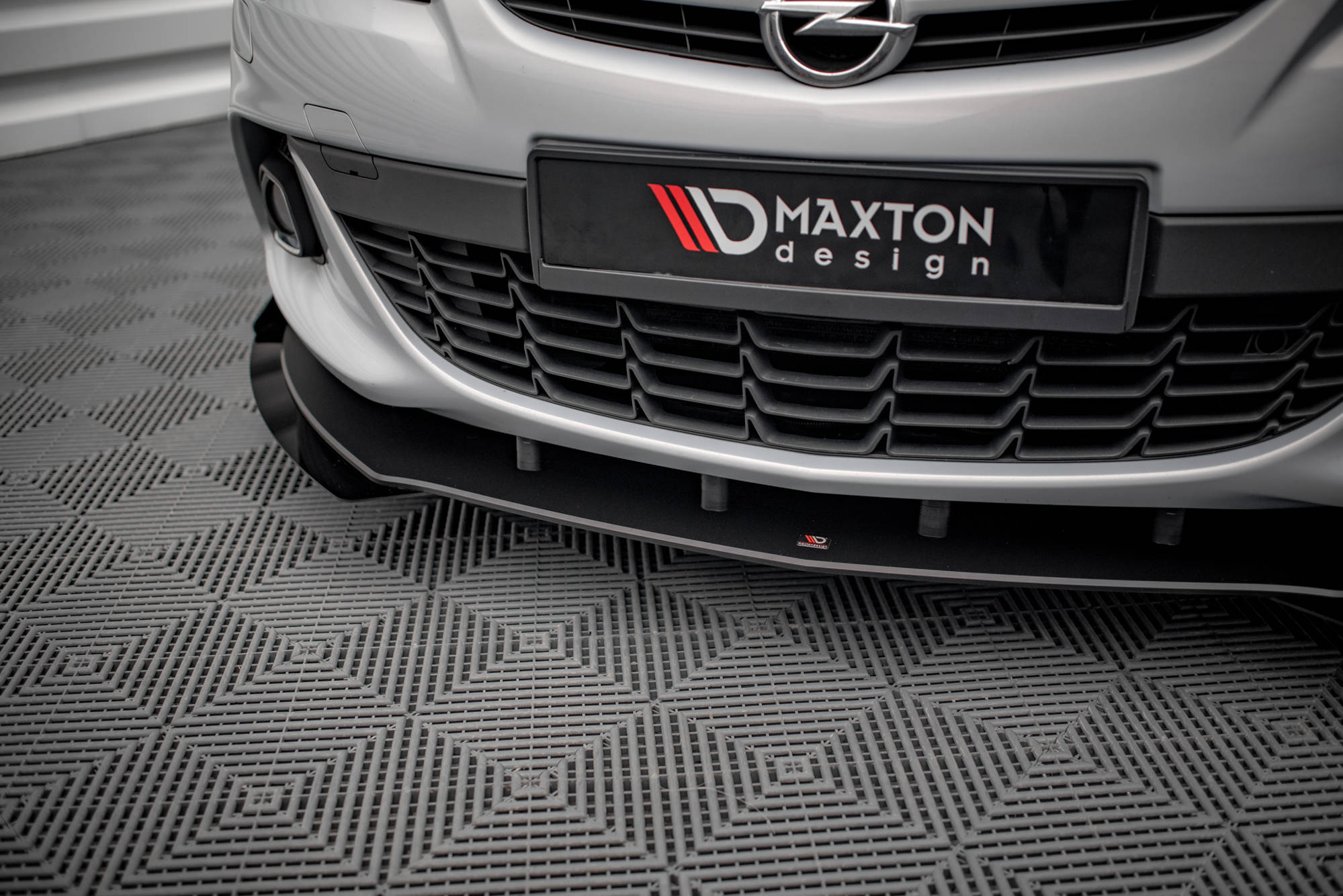 Street Pro Front Splitter V.1 + Flaps Opel Astra GTC OPC-Line J - Image 2