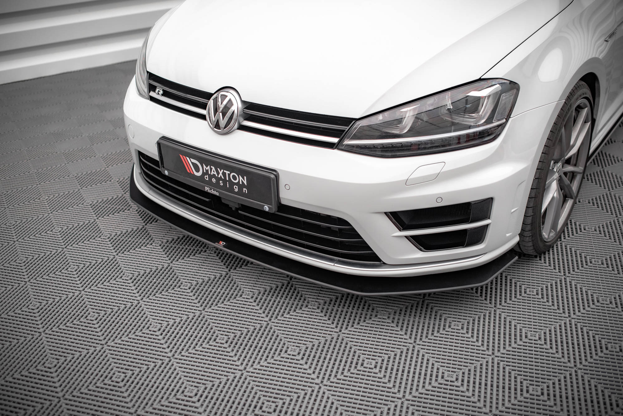 Street Pro Front Splitter V.2 Volkswagen Golf R Mk7 - Image 2