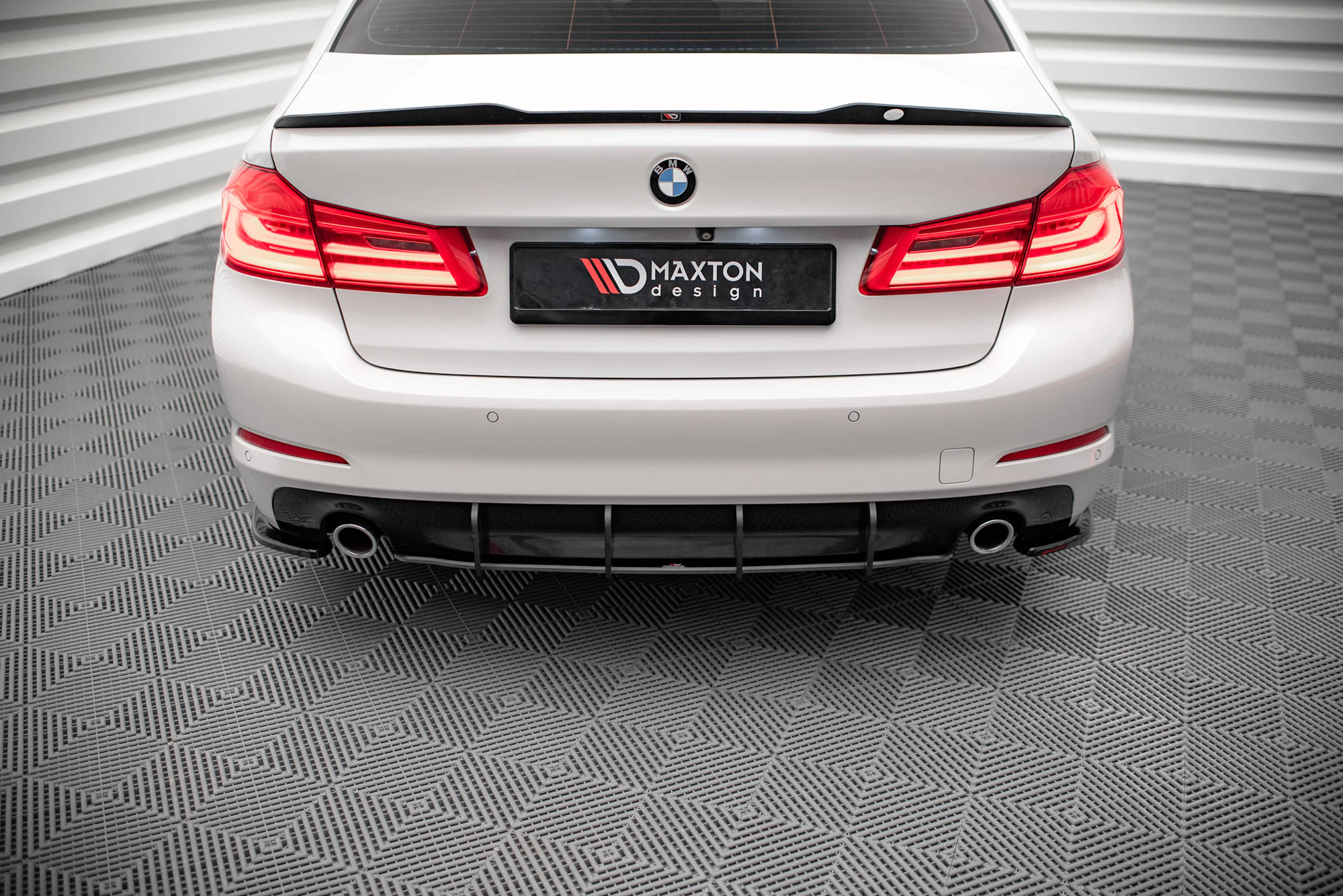 Street Pro Rear Diffuser BMW 5 Sedan G30 - Image 2