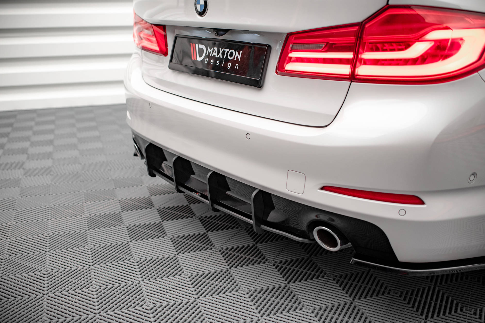Street Pro Rear Diffuser BMW 5 Sedan G30 - Image 3