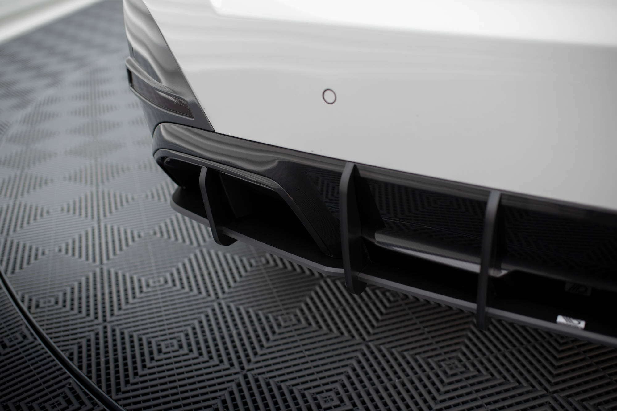 Street Pro Rear Diffuser BMW i4 M-Pack G26 - Image 4