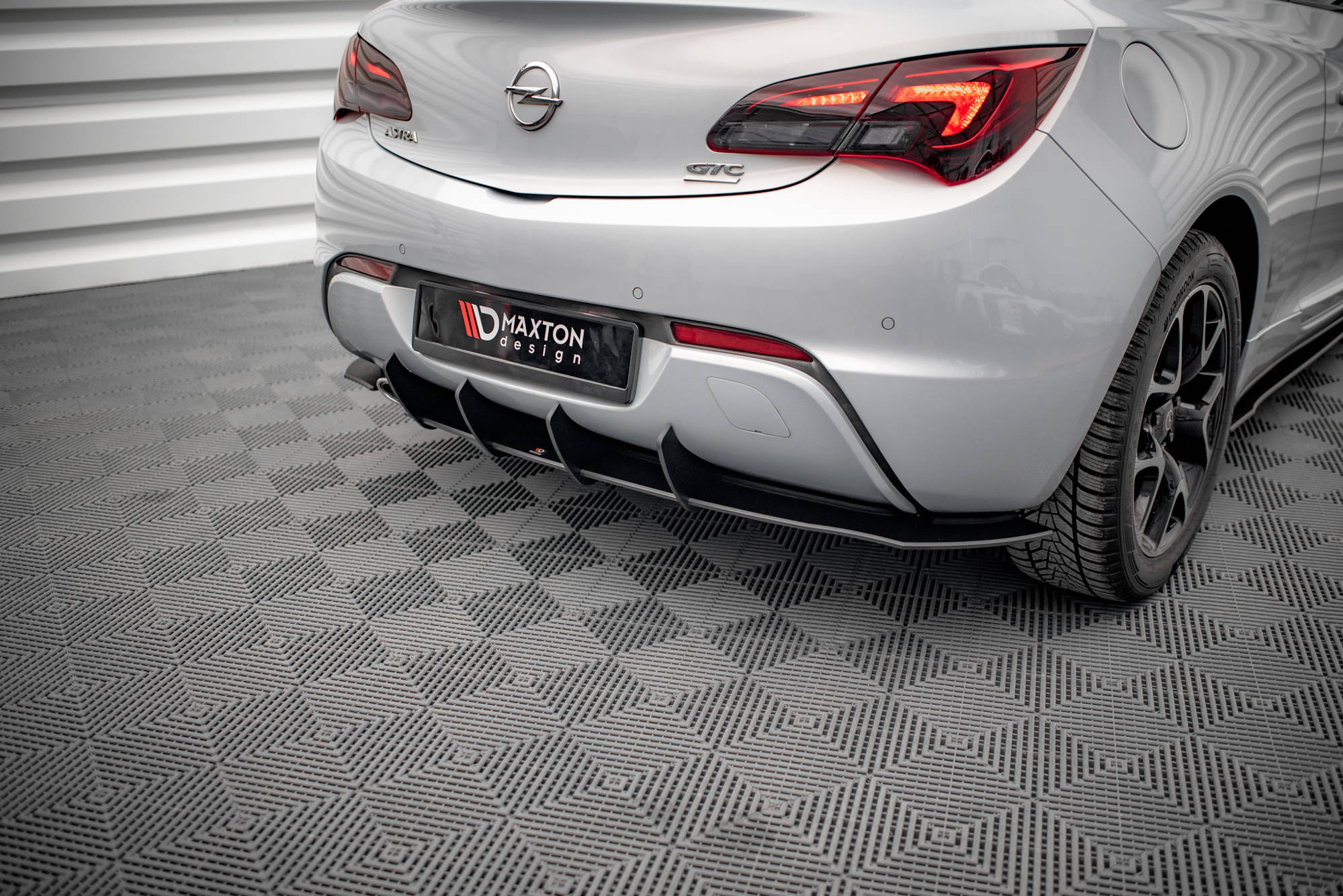 Street Pro Rear Diffuser Opel Astra GTC OPC-Line J - Image 2