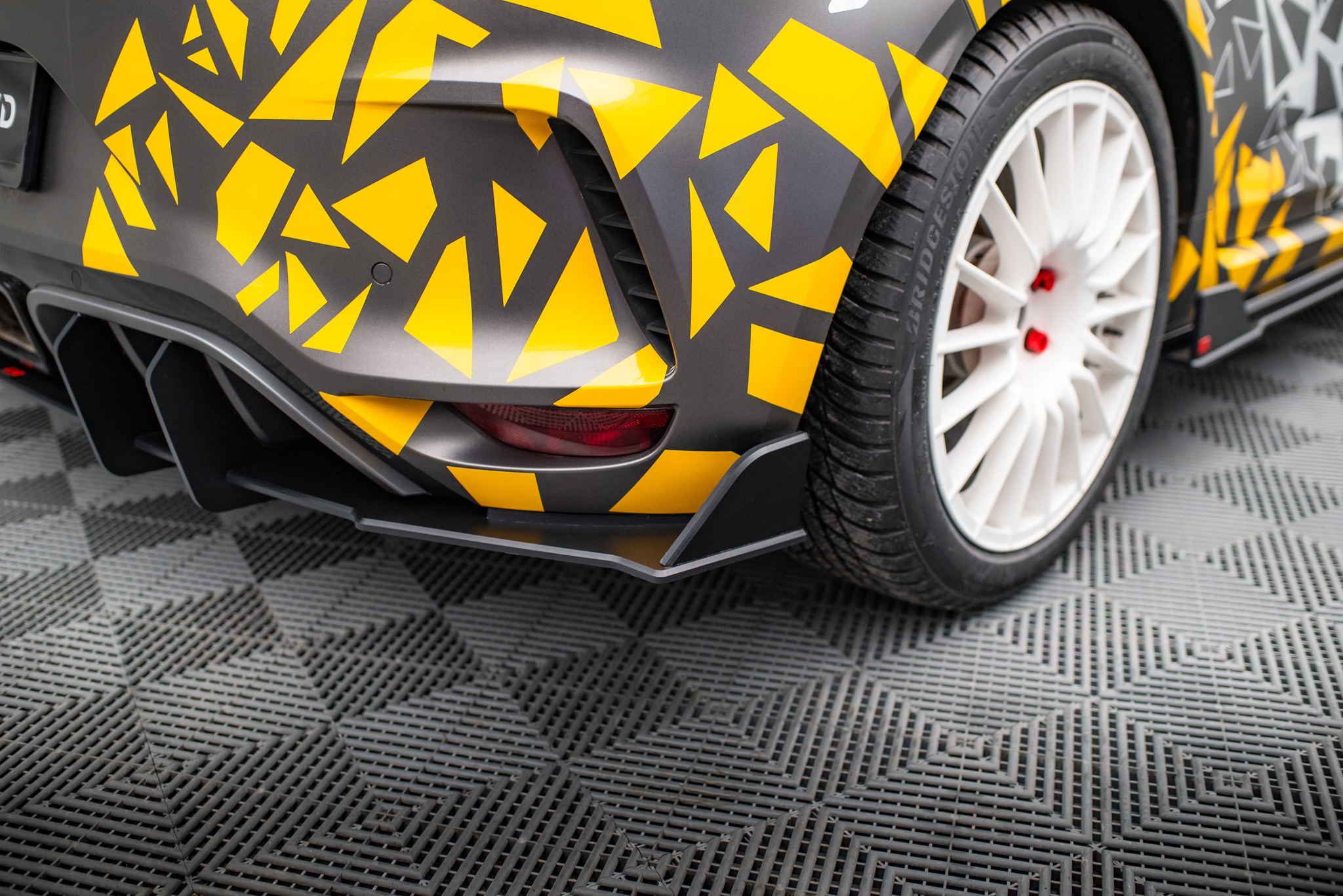 Street Pro Rear Diffuser Renault Megane RS Mk4 - Image 2