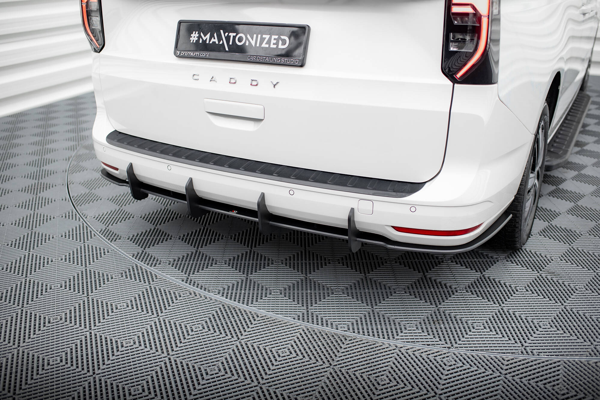 Street Pro Rear Diffuser Volkswagen Caddy Maxi Mk5 - Image 4