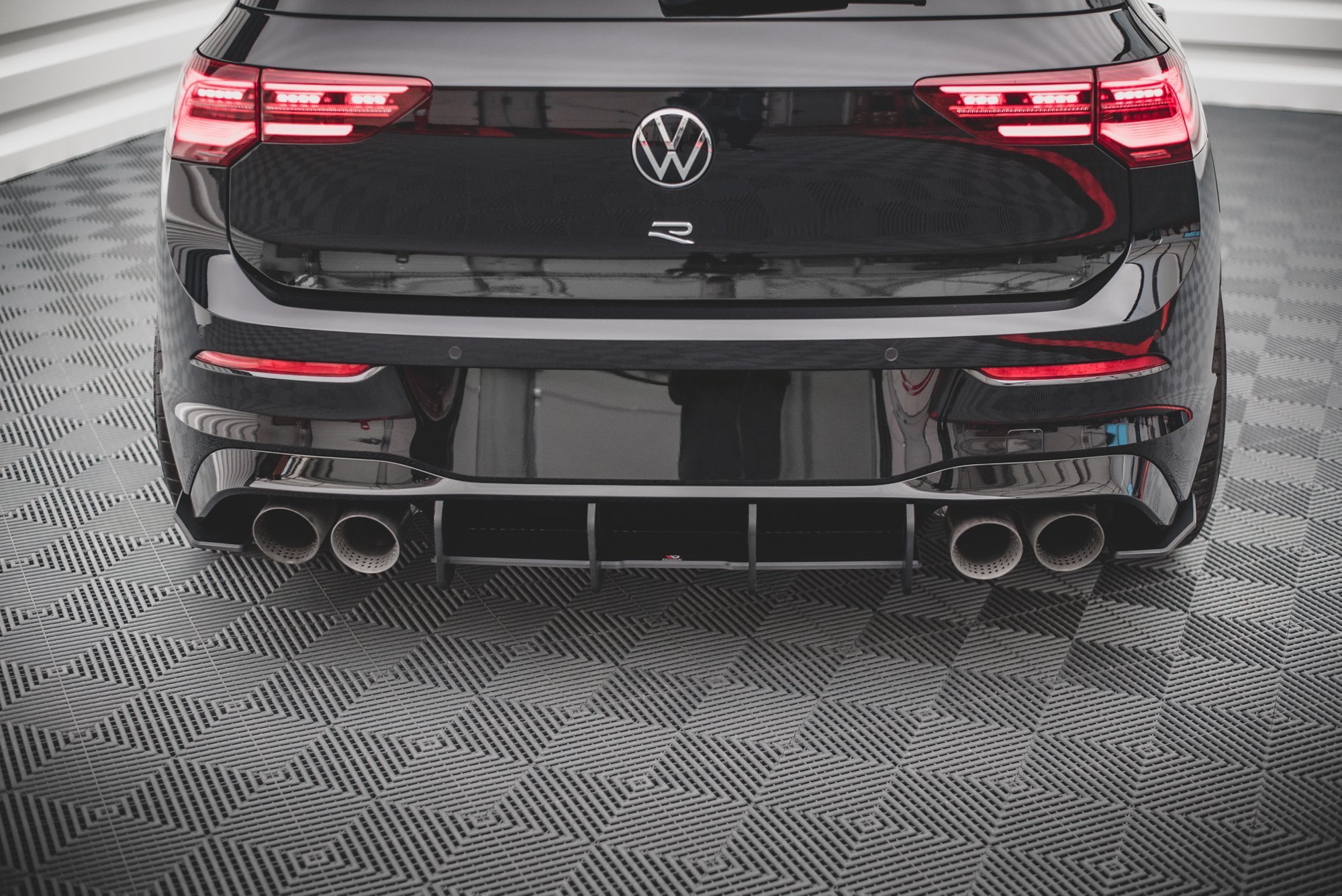 Street Pro Rear Diffuser Volkswagen Golf R Mk8 - Image 5
