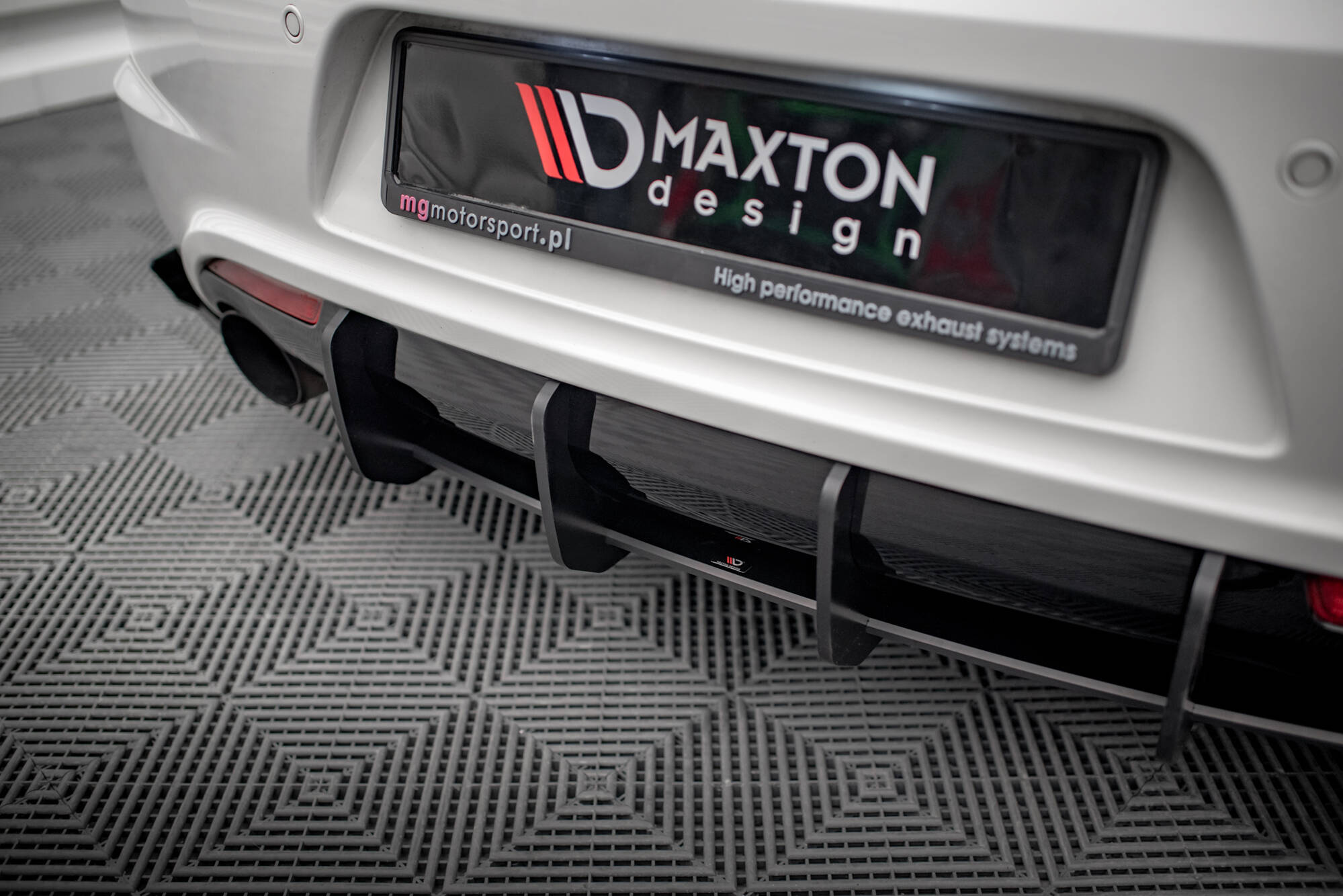 Street Pro Rear Diffuser Volkswagen Scirocco R Mk3 - Image 2