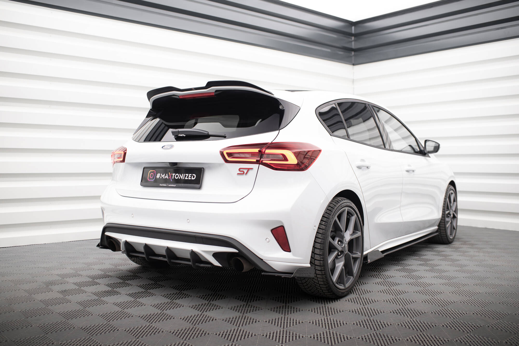 Street Pro Rear Side Splitters + Flaps Ford Focus ST Mk4 - Image 2
