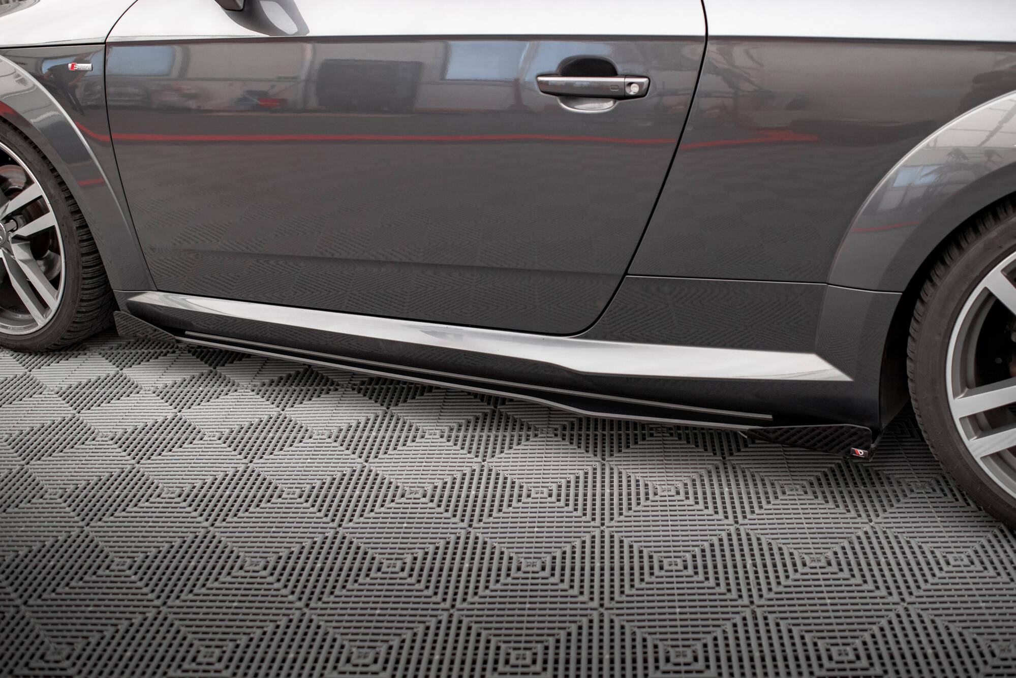 Street Pro Side Skirts Diffusers + Flaps Audi TT S / S-Line 8S - Image 3