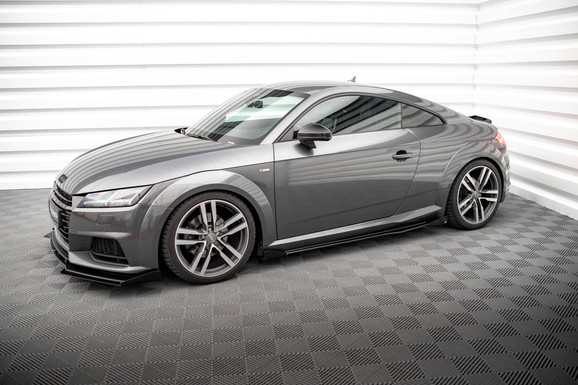 Street Pro Side Skirts Diffusers + Flaps Audi TT S / S-Line 8S - Image 4