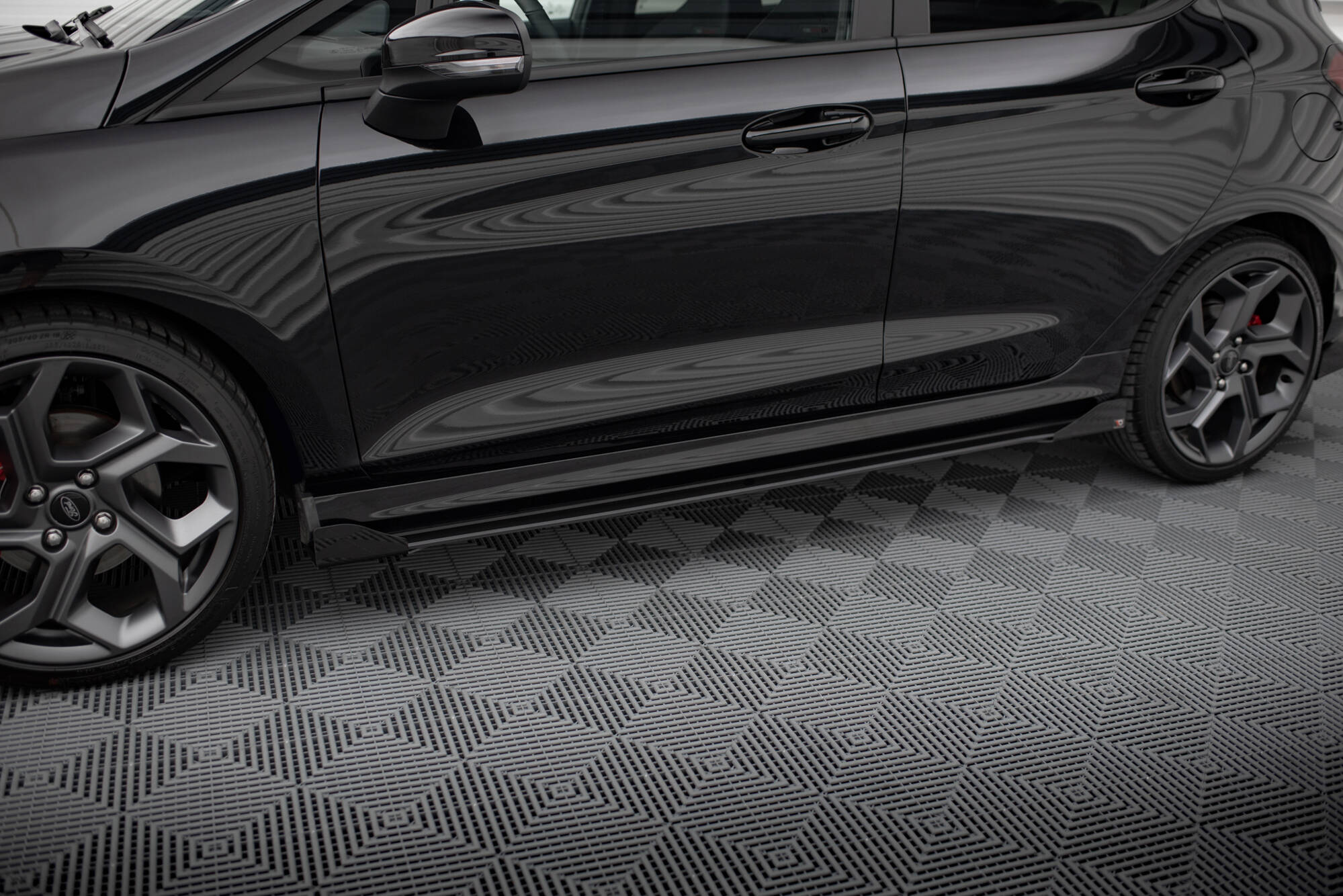 Street Pro Side Skirts Diffusers + Flaps Ford Fiesta ST / ST-Line Mk8