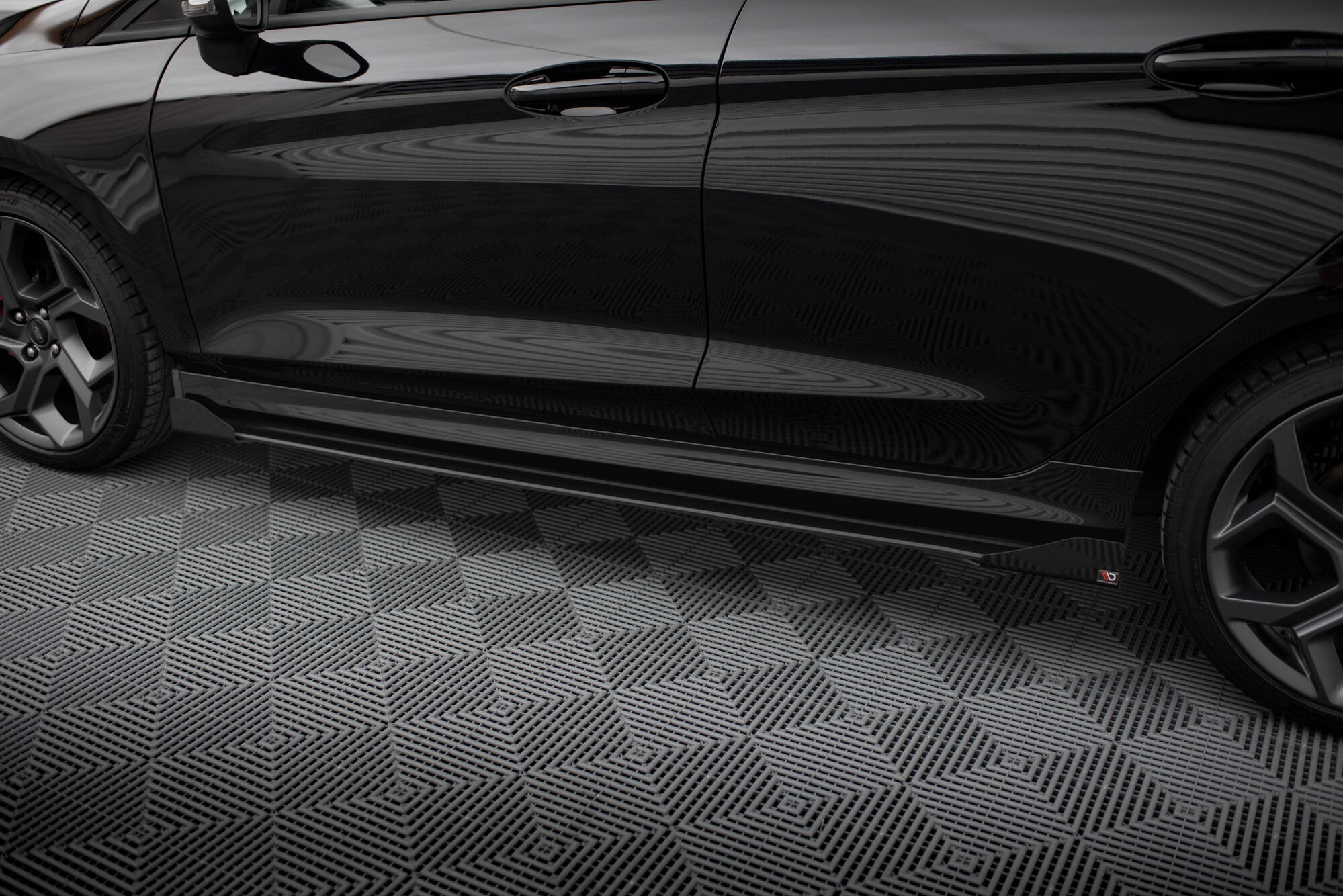 Street Pro Side Skirts Diffusers + Flaps Ford Fiesta ST / ST-Line Mk8 - Image 3