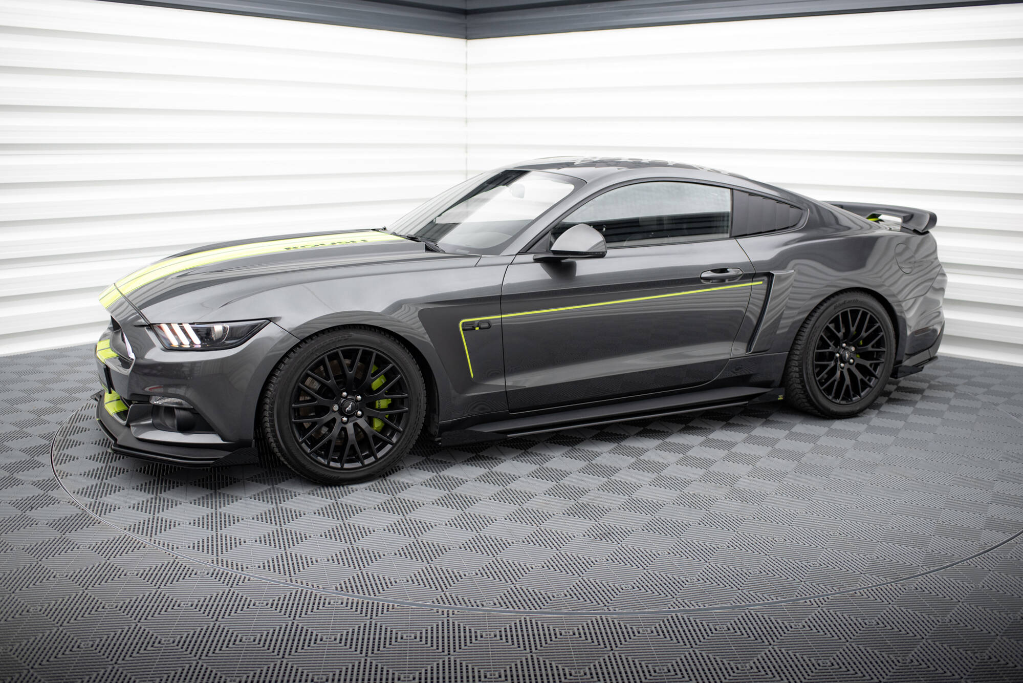 Street Pro Side Skirts Diffusers + Flaps Ford Mustang GT Mk6 - Image 2