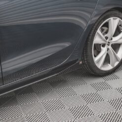Street Pro Side Skirts Diffusers + Flaps Seat Leon FR Mk4