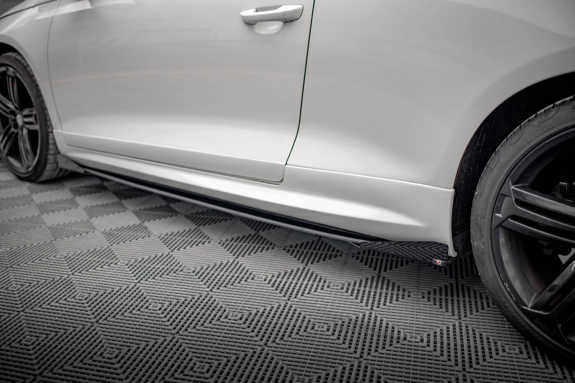 Street Pro Side Skirts Diffusers + Flaps Volkswagen Scirocco R Mk3 - Image 3