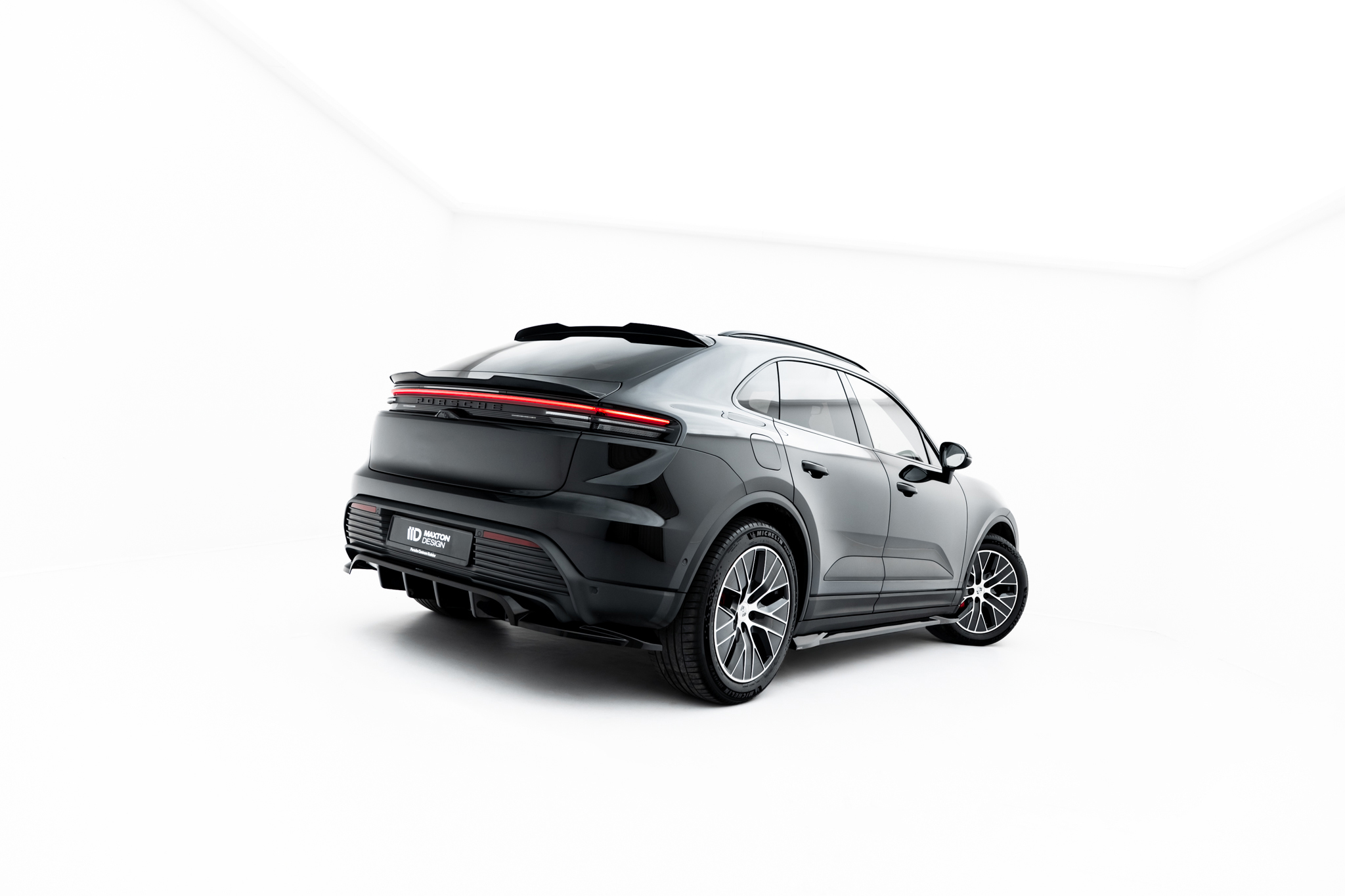 Upper Spoiler Cap Porsche Macan EV Mk1 - Image 5