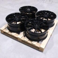 Set of CVR4 20x8,5 ET35 + 20x9 ET30 5x112 Gloss Black