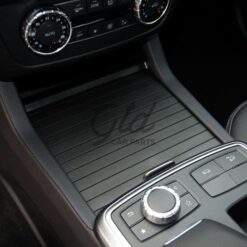 Alternative view of Cortina Porta-Copos Consola Central Preta Mercedes-Benz GL ML GLS GLE W166 2012-2019