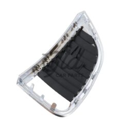Alternative view of Grelha Ventilação Frontal Direita Audi Q7 2006-2015