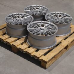 Jante JR Wheels Complete Sets 17x8 ET38 4x100 - Silver