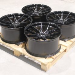 Jante JR Wheels Complete Sets 21x10,5 ET40 5x130 - Black