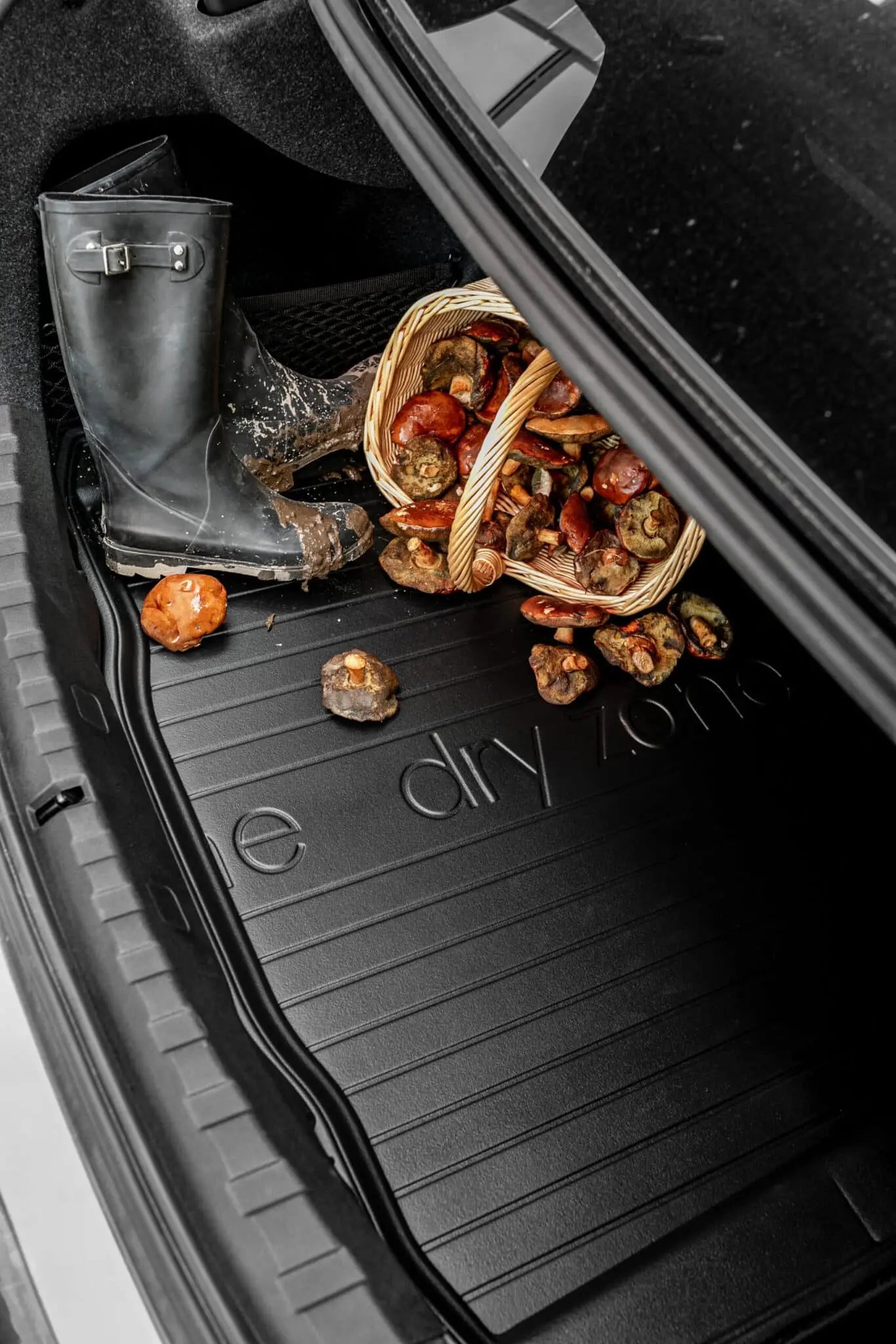 TAPETE BORRACHA P/ MALA DRYZONE SEAT TOLEDO III CARRINHA 2004-2009 PISO INFERIOR - Image 7