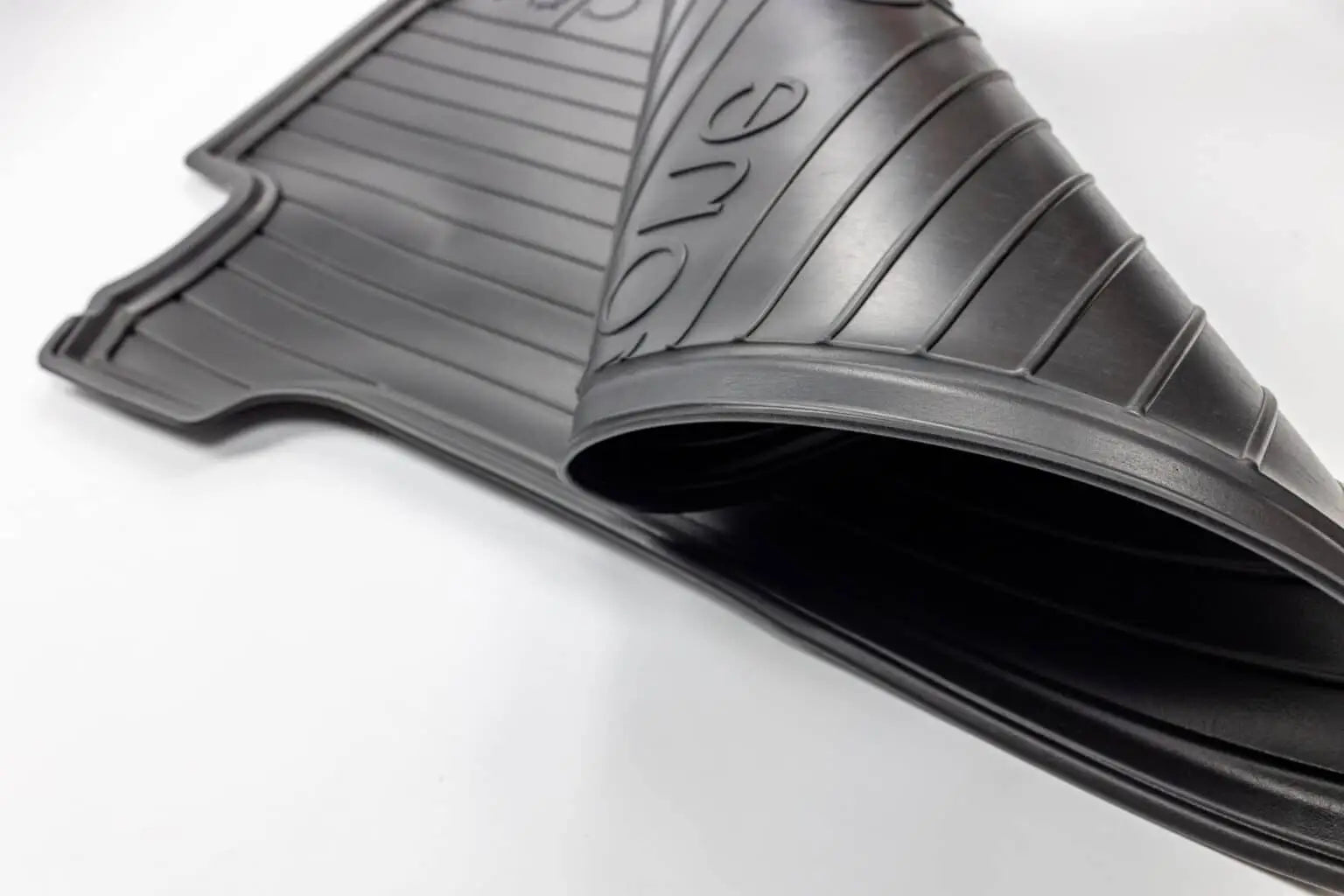 TAPETE BORRACHA P/ MALA DRYZONE OPEL OMEGA CARRINHA 1999-2003 - Image 8