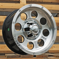 Jante 4X4 16x8 ET 6x114.3 - Black Polished