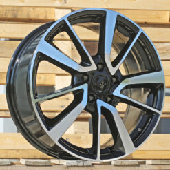 Jante NISS R17x7 ET40 5x114.3 - Black Polished