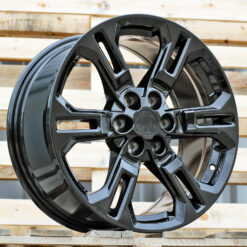 Jante RACIN R17x8 ET30 6x114.3 - Black
